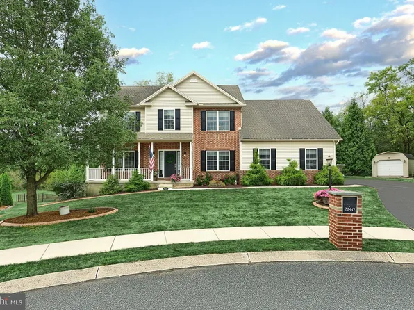 2140 Thoroughbred Ct, York, PA 17408