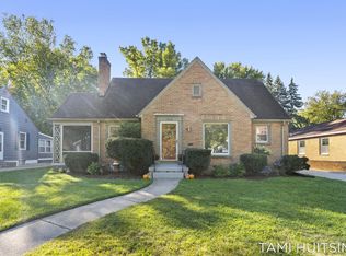 1060 Innes St NE, Grand Rapids, MI 49503