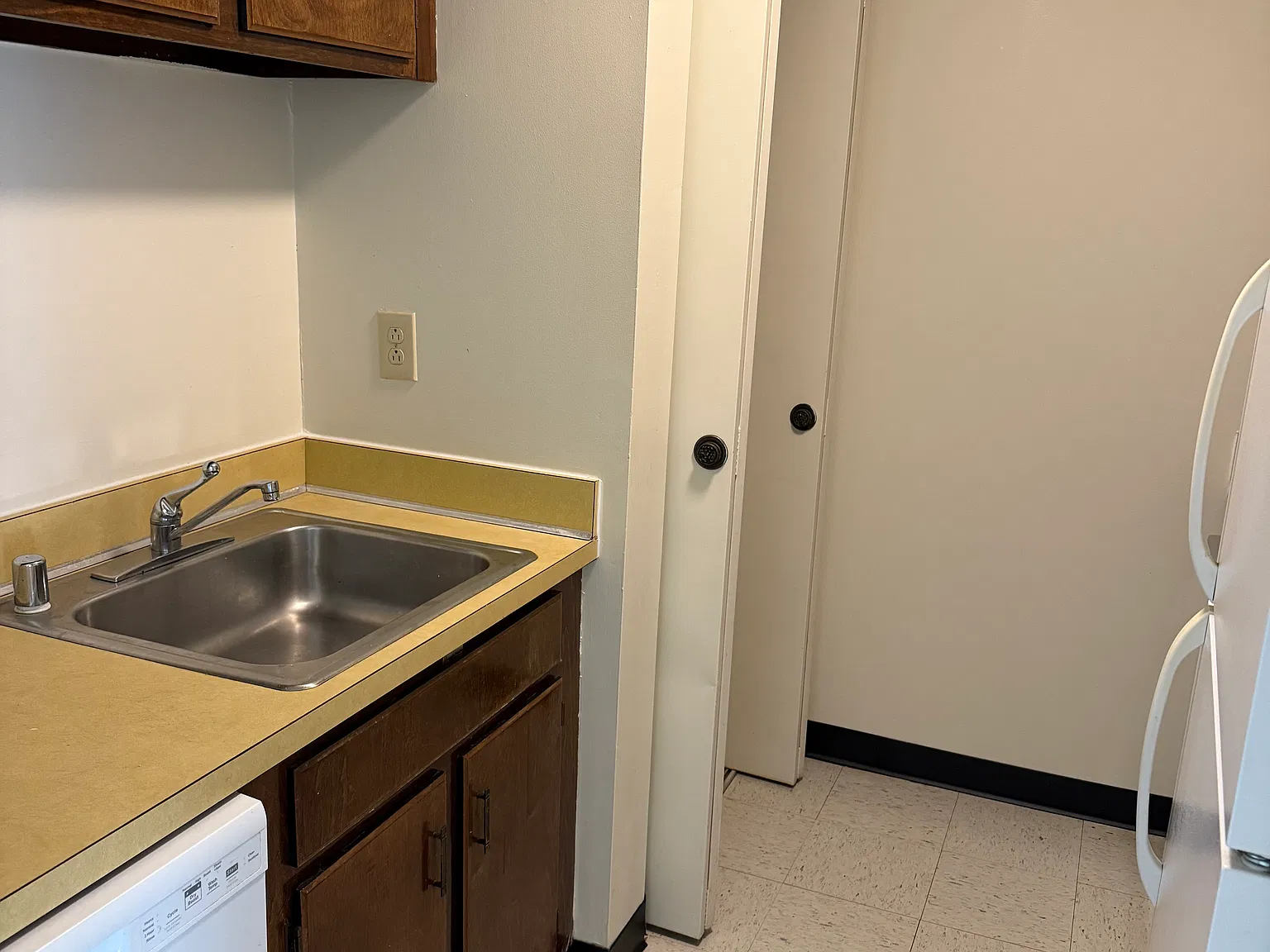 1 bed, $1,166 — Photo 3