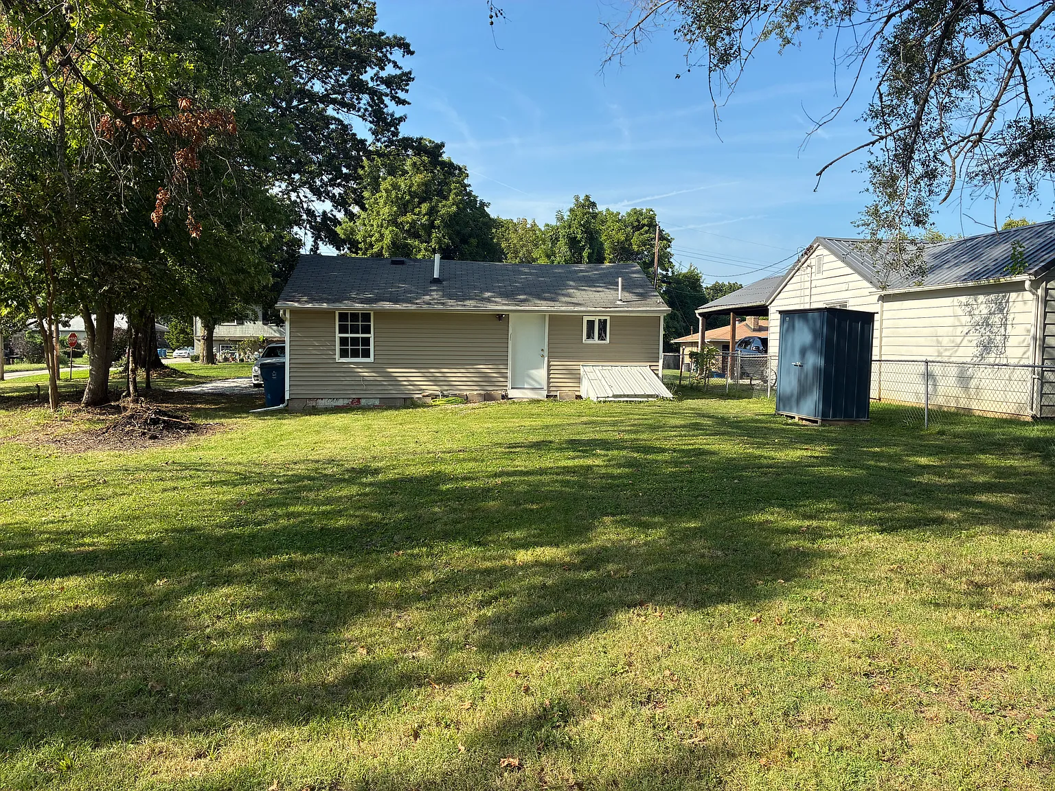 2 bed, 690 sqft, $925 — Photo 3