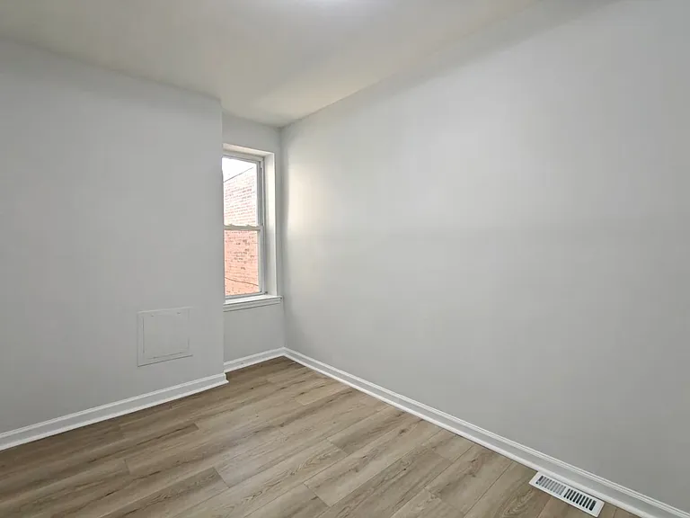 273 S Cecil St — Photo 8