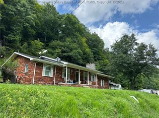 2052 Spars Creek Rd, Danville, WV 25053