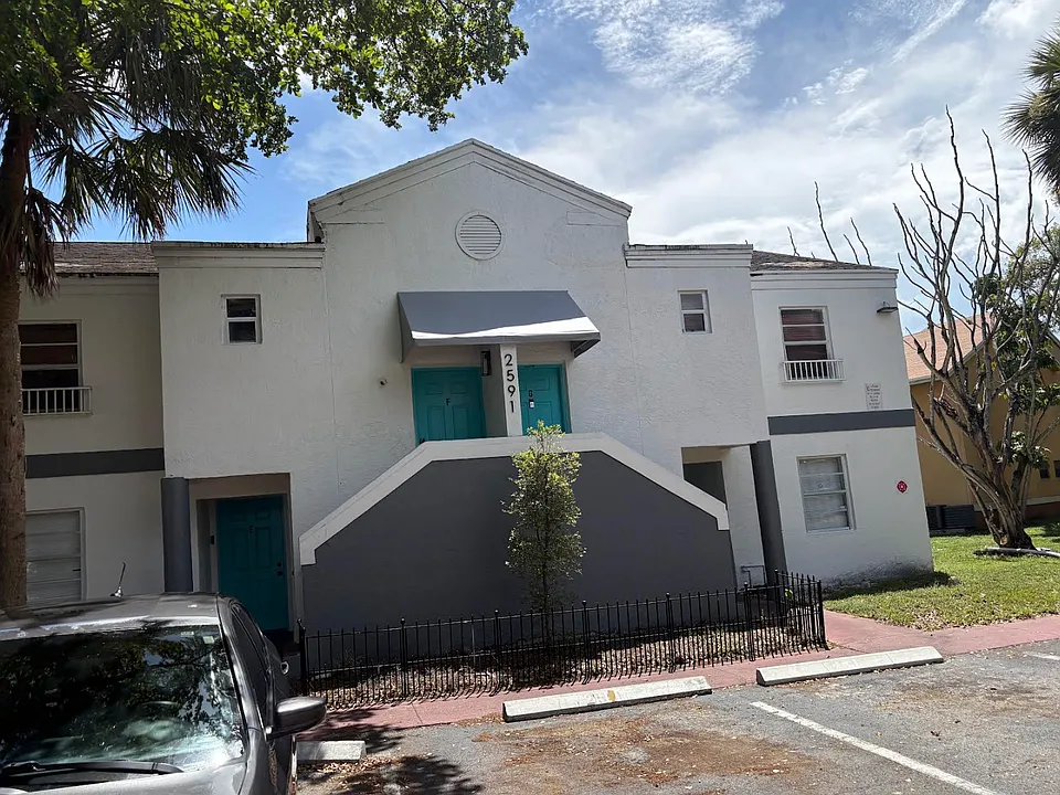 2591 NW 56th Ave #H