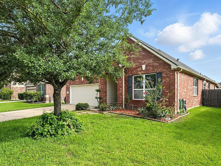 9219 Gilbert Hollow Dr — Photo 6