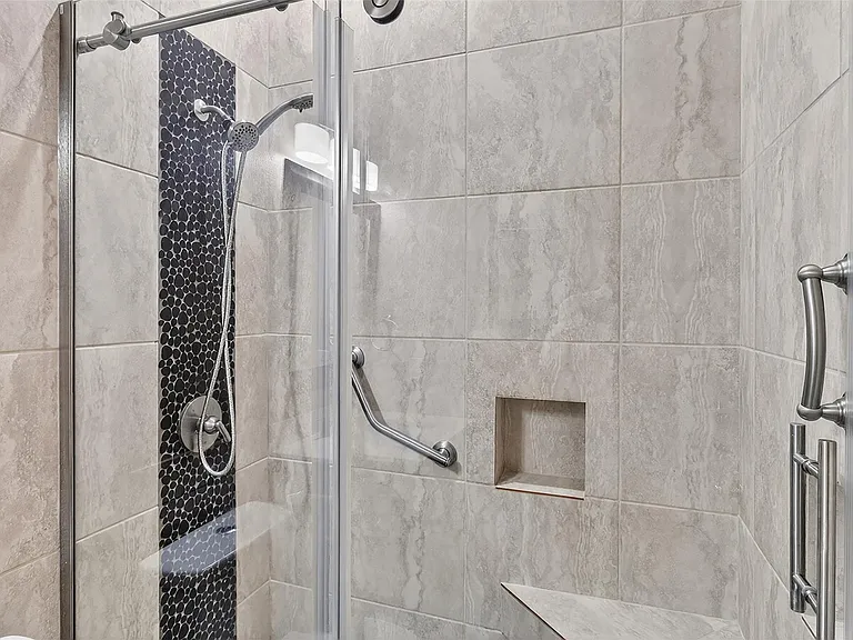 15136 Thatcher Dr — Photo 25