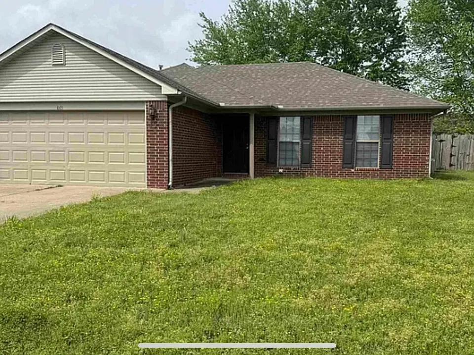 865 Crestliner Dr