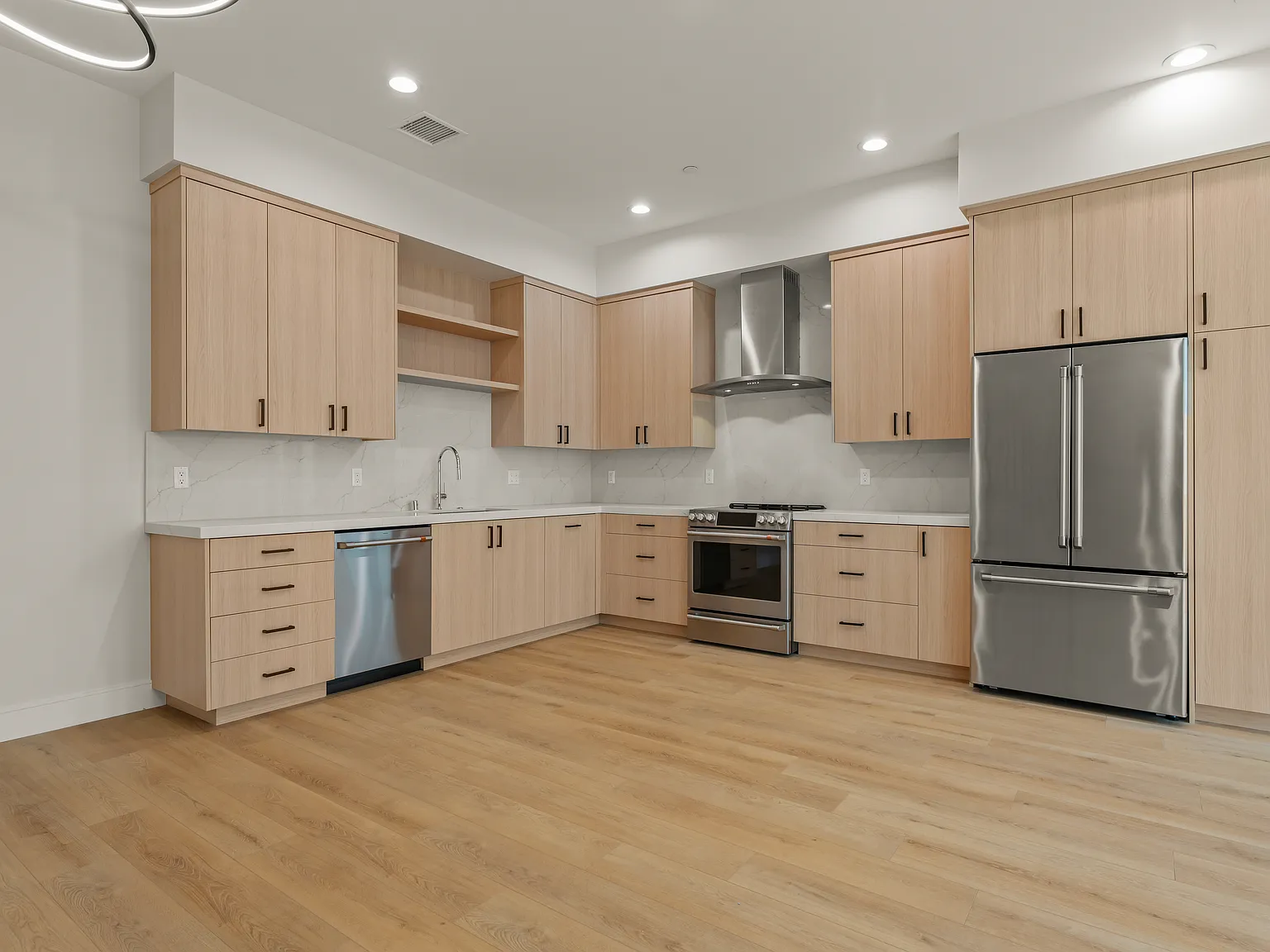 2 bed, 1169 sqft, $4,995 — Photo 4