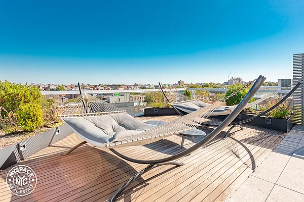 Rented by MySpaceNYC | media 14