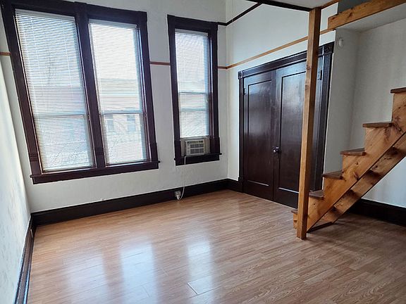 5th image of 309 N Pearl St APT 1