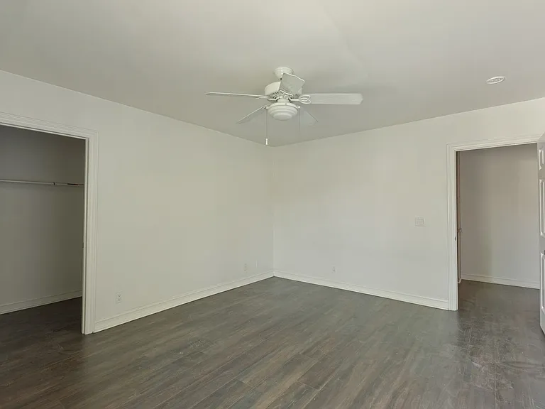 22100 Tiara St — Photo 38