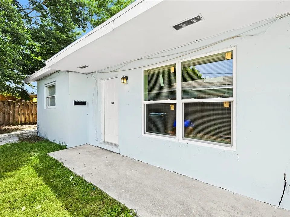 143 W 28th St