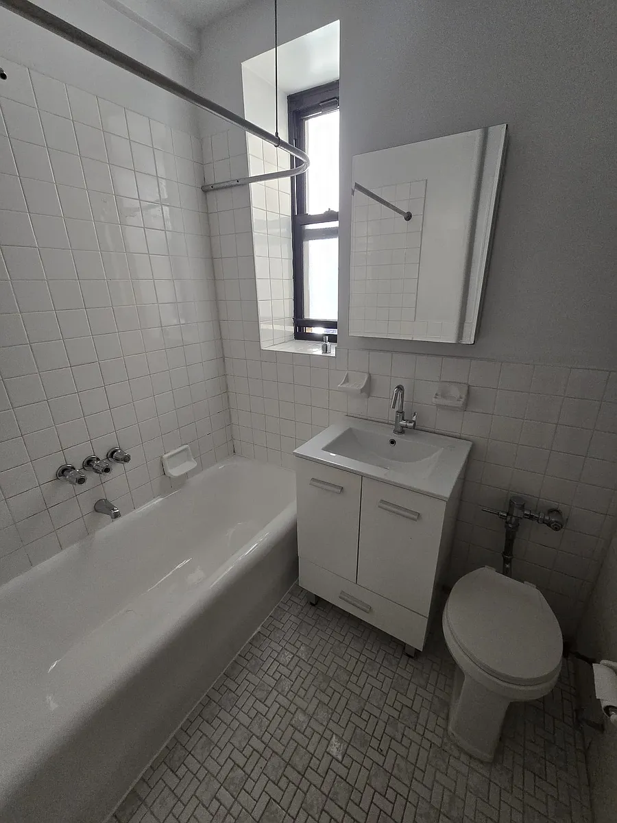Building Photo - 250 Ocean Pkwy #1K