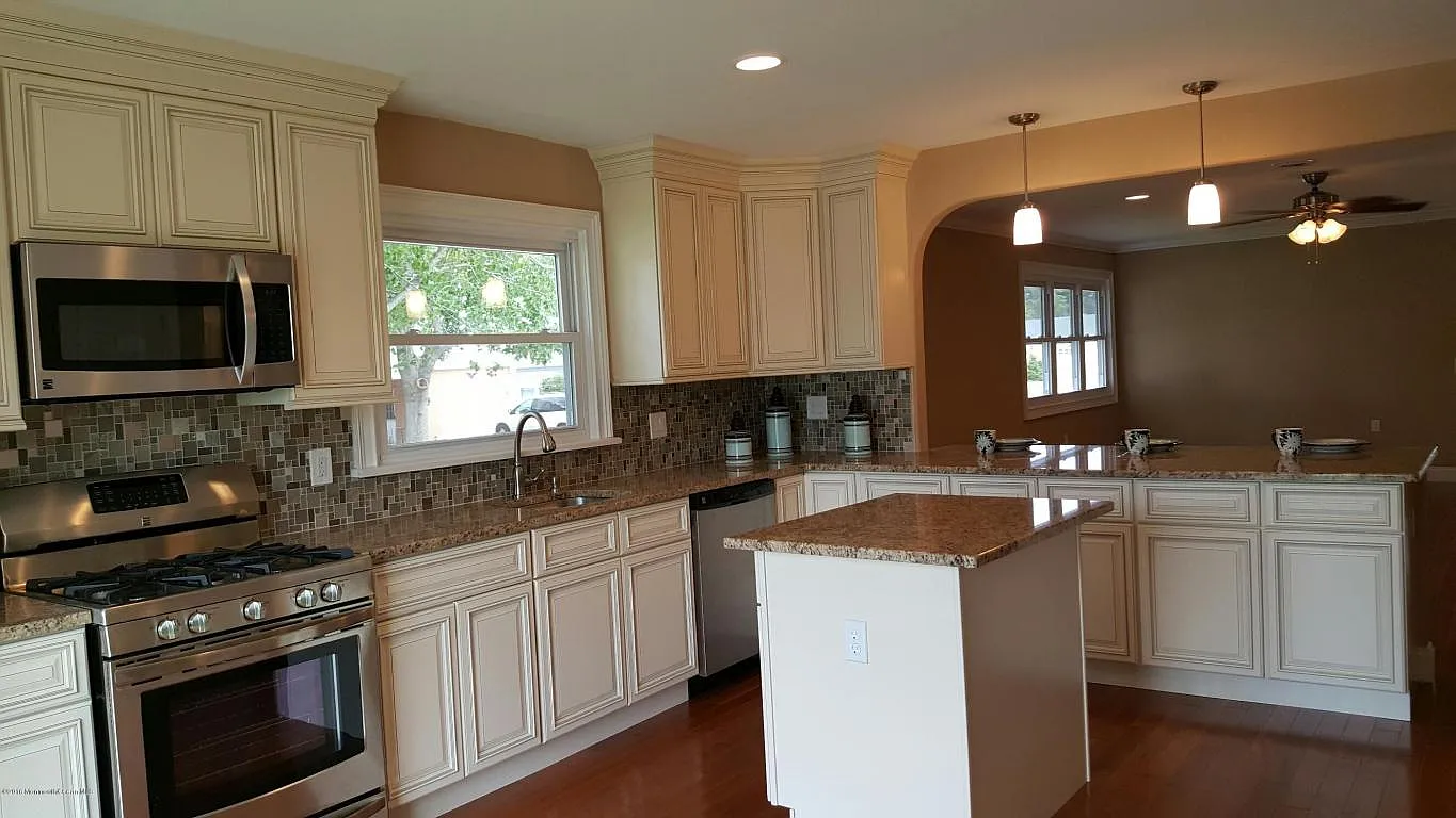 1 Olympic St photo 1