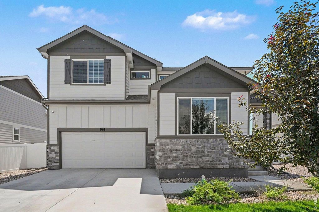 961 Ashbrook Dr