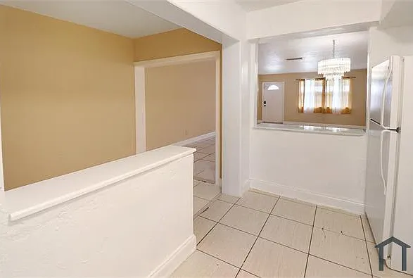 1752 SW 70th Way — Photo 11