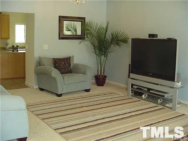 3 bed, 2.5 bath, 1440 sqft, $1,795 — Photo 3