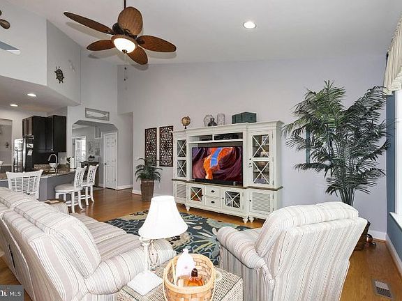 3rd image of 38758 Soft Beach Cir