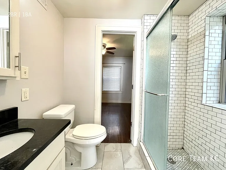 710 W 48th St #101 — Photo 6