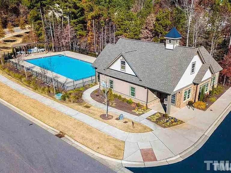 41 Pocono Dr — Photo 19