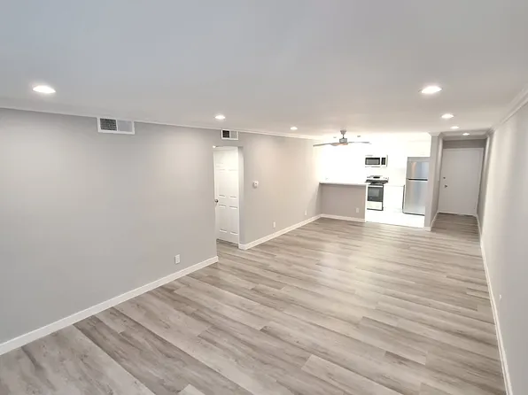 13907 Oxnard, 13907 Oxnard St #35, Van Nuys, CA 91401