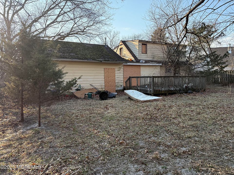 2nd image of 204 Sunset Lane
