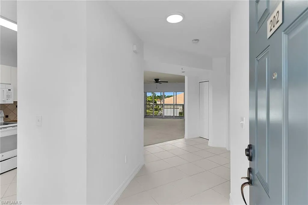 2 bed, 2.0 bath, 1202 sqft, $1,850 — Photo 3