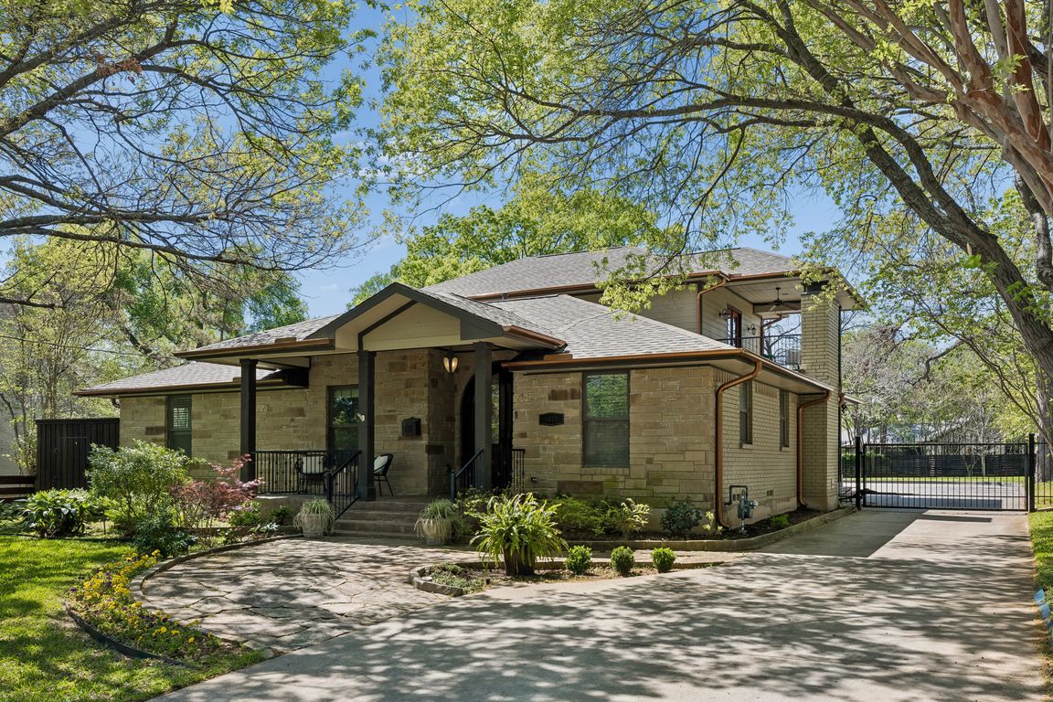 1572Stemmons_002