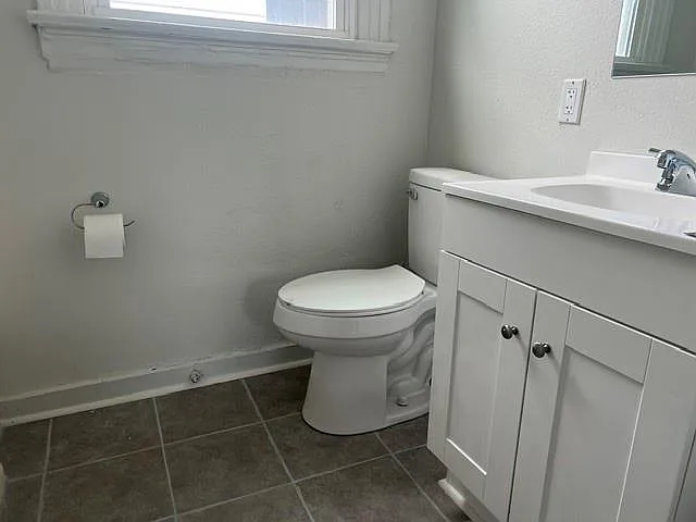 2269 N Prieur St — Photo 11
