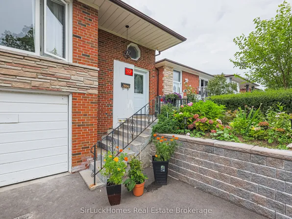 52 Dellbrook Cres, Toronto, ON M9L 1E2