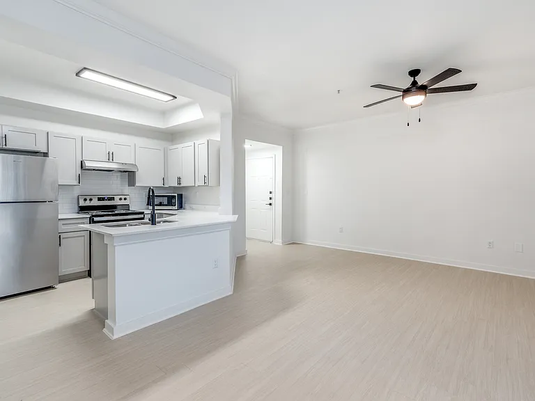 Stetson Apartments — Photo 15