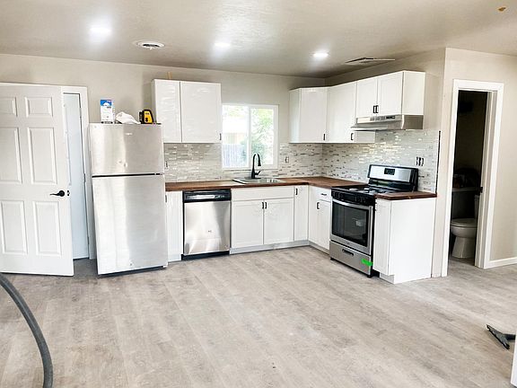 2nd image of 1804 N Cochiti Ave