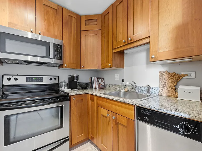 3033 N Sheridan Rd #1609 — Photo 5