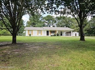 1104 Lake Shore Rd, Hattiesburg, MS 39401