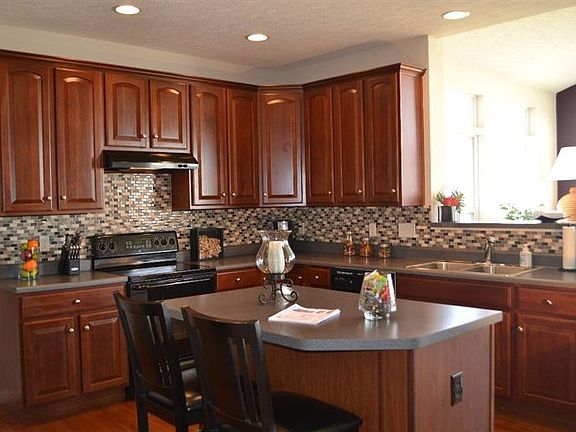 3rd image of 1139 Hayward Cir