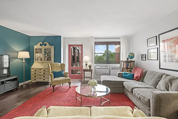 Sold by Compass | media 1