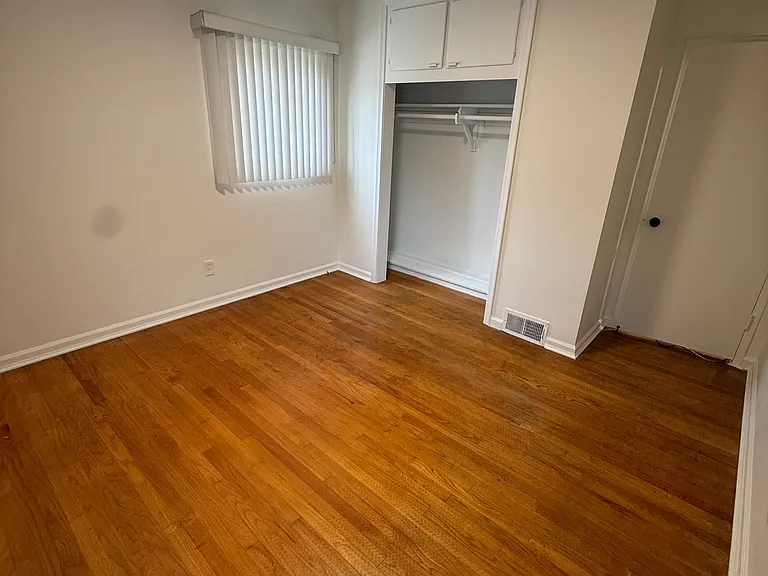 20212 Sunnyside St — Photo 11