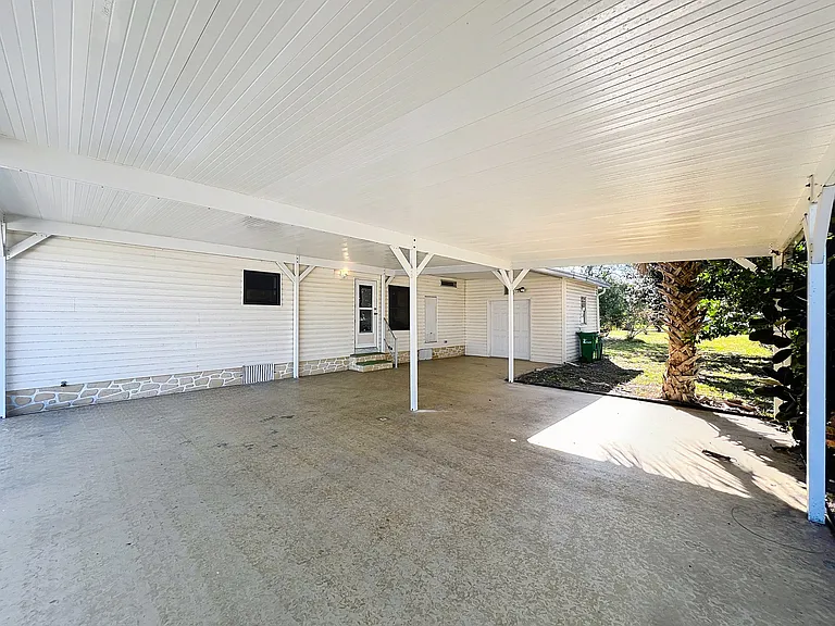 909 Sequoia St — Photo 2