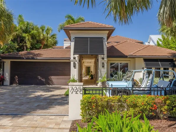 725 Brightwaters Blvd NE, Saint Petersburg, FL 33704