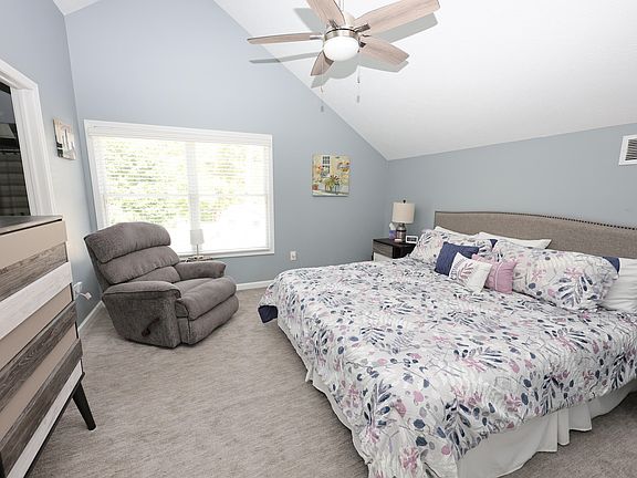 5th image of 94092 South Ct