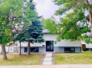 131 E Whiteview Close NE, Calgary, AB T1Y1R1