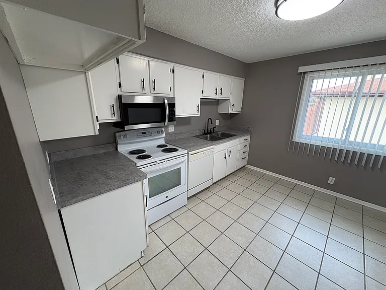 5610 Salt Valley View St #3 — Photo 23