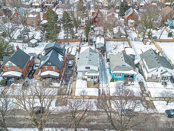 3rd image of 141 Samuel St