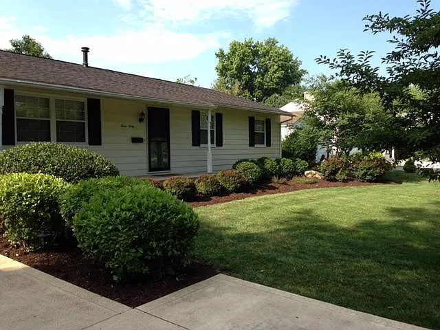 340 W Main St photo 1
