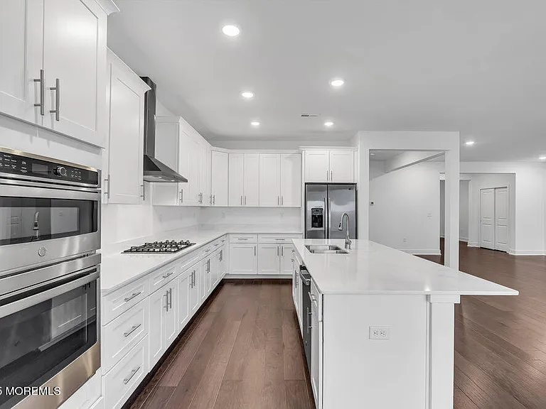 122 Woolley Ct — Photo 17