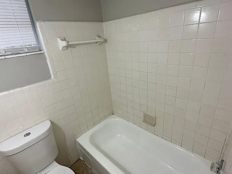 2851 Sophia St — Photo 66