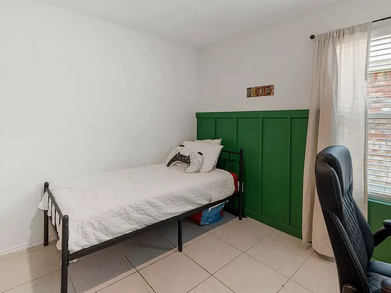709 Odlozil Ln — Photo 17