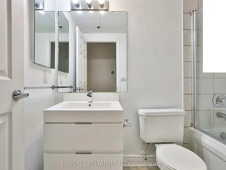 71 McCaul St #143 — Photo 21