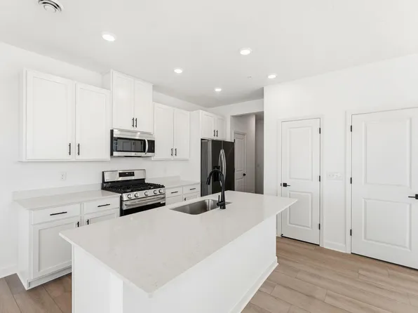 10551 Harbor Ln N, Maple Grove, MN 55369