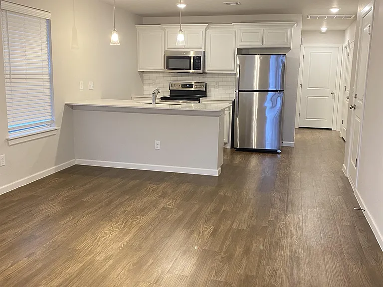 11213 Northstar Ln — Photo 2