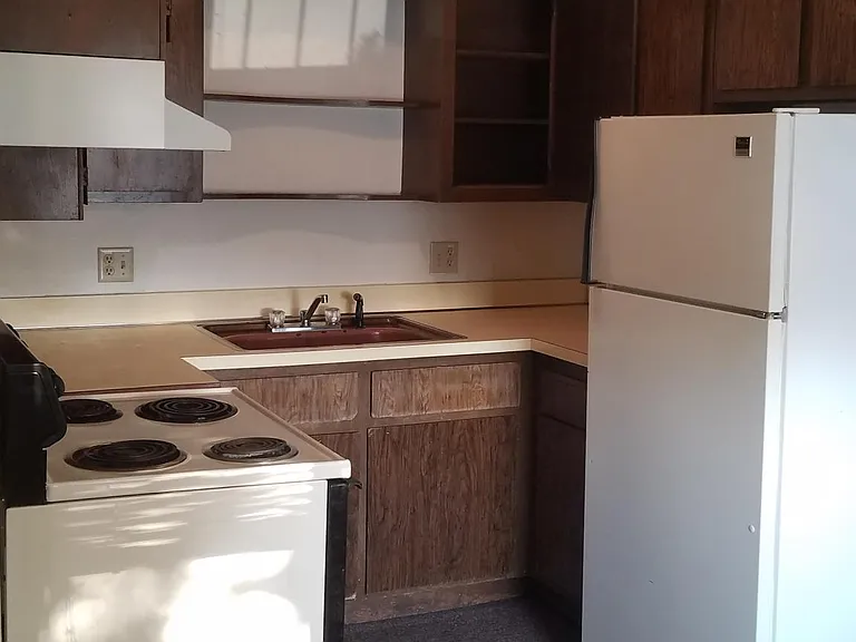1360 Paul Ct — Photo 10